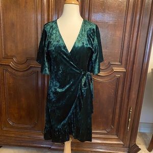 Hummingbird green velvet dress